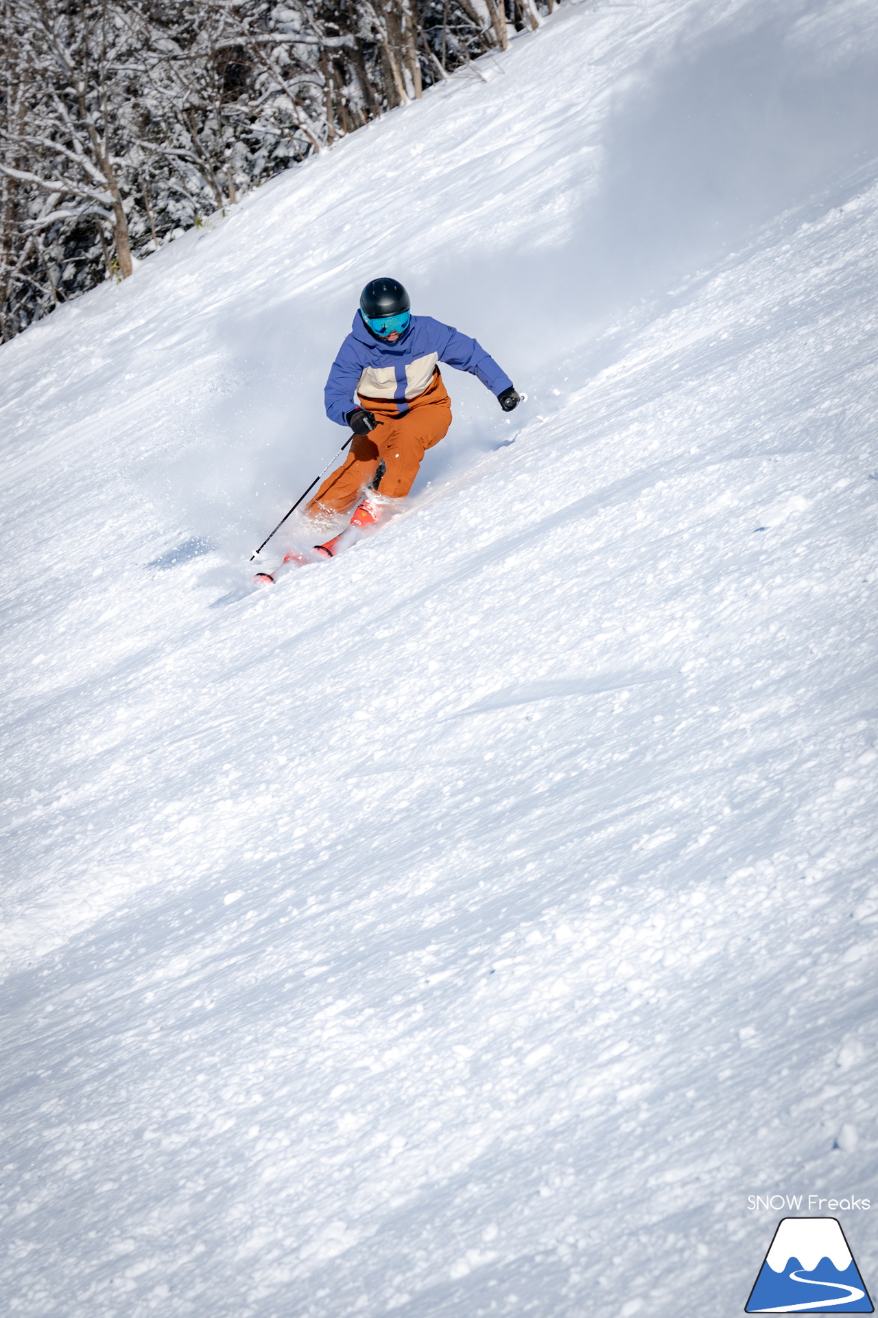 カムイスキーリンクス｜この上ないほど澄んだ青空と極上のパウダースノー。やっぱり『カムイ』は外れない！